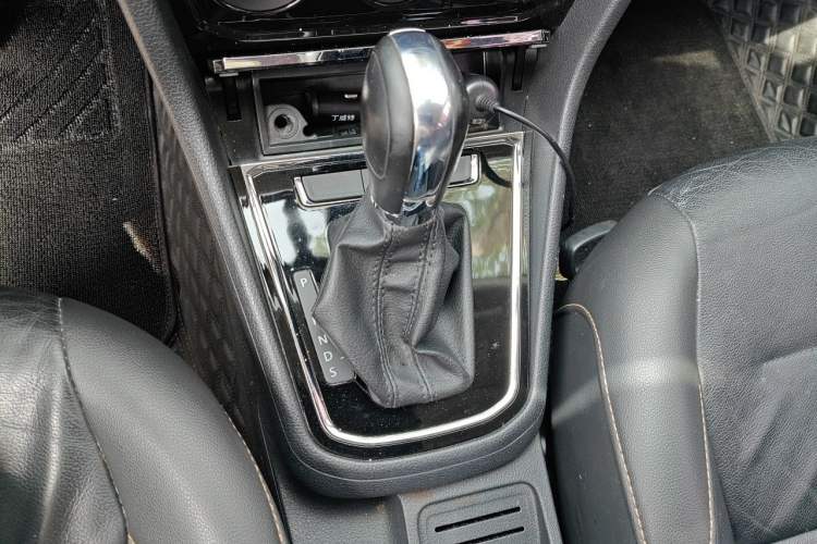 Used Volkswagen Bora 2016 1.6L Automatic Comfort Model Gear Lever