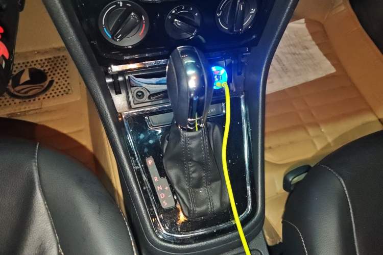 Used Volkswagen Bora 2016 1.6L Automatic Comfort Model Gear Lever