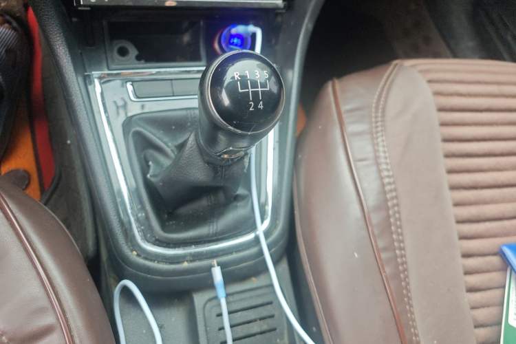 Used Volkswagen Bora 2016 1.6L Manual Comfort Model Gear Lever