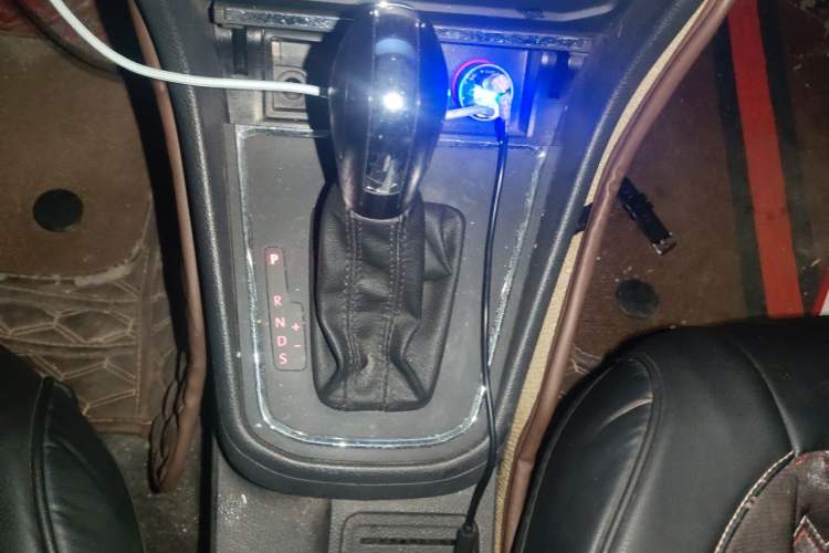 Used Volkswagen Bora 2016 1.6L Automatic Fashion Model Gear Lever