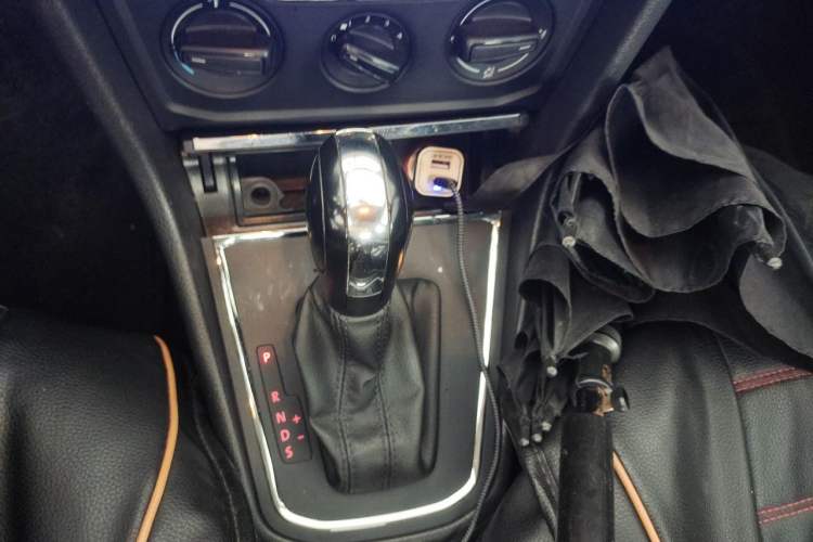 Used Volkswagen Bora 2016 1.6L Automatic Fashion Model Gear Lever