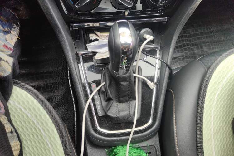 Used Volkswagen Bora 2016 1.6L Automatic Comfort Model Gear Lever