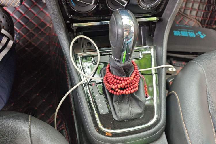 Used Volkswagen Bora 2016 1.6L Automatic Comfort Model Gear Lever