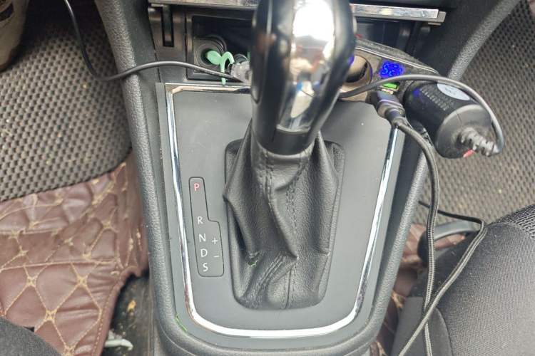 Used Volkswagen Bora 2016 1.6L Automatic Fashion Model Gear Lever