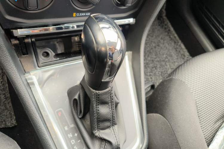 Used Volkswagen Bora 2016 1.6L Automatic Fashion Model Gear Lever