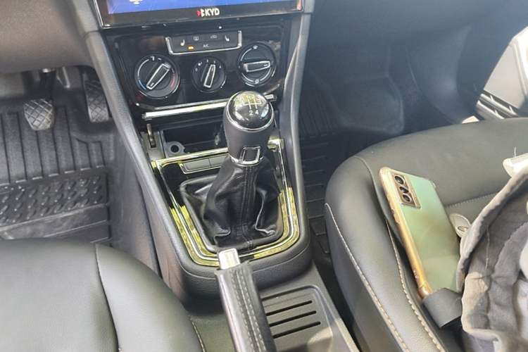 Used Volkswagen Bora 2016 1.6L Manual Comfort Model Gear Lever