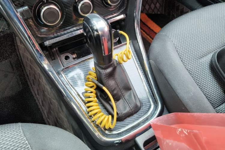 Used Volkswagen Bora 2016 1.6L Automatic Fashion Model Gear Lever
