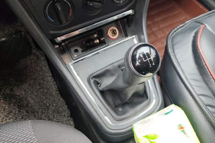 Used Volkswagen Bora 2016 1.6L Manual Fashion Edition Gear Lever