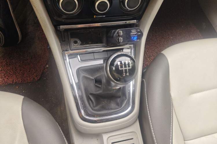 Used Volkswagen Bora 2016 1.6L Manual Comfort Model Gear Lever
