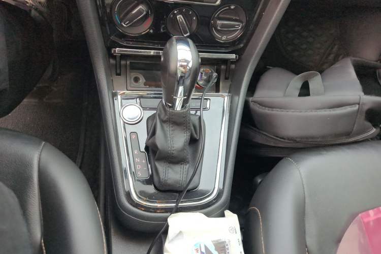 Used Volkswagen Bora 2016 1.6L Automatic Comfort Model Gear Lever