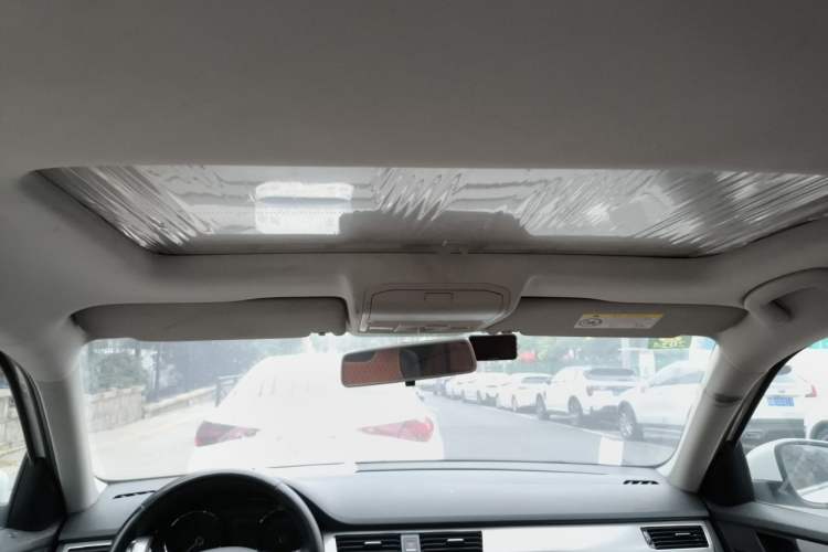 Used Volkswagen Bora 2016 1.6L Manual Comfort Model Headliner