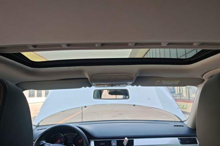 Used Volkswagen Bora 2016 1.6L Manual Comfort Model Headliner