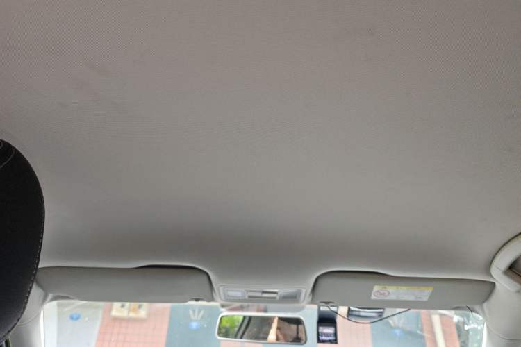 Used Volkswagen Bora 2016 1.6L Automatic Fashion Model Headliner