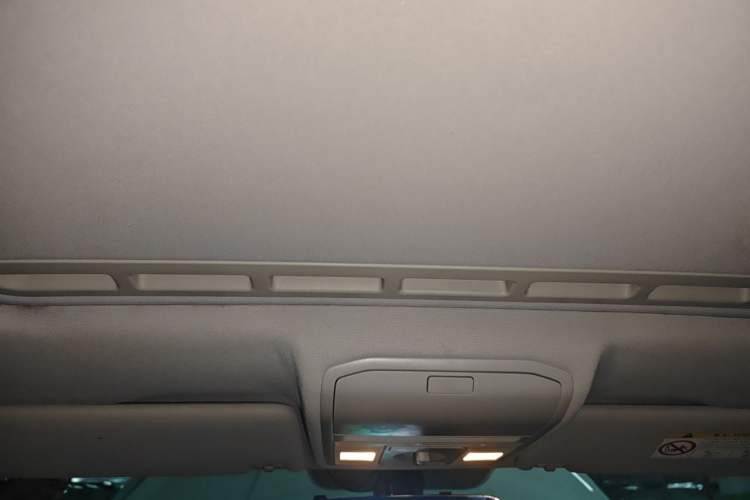 Used Volkswagen Bora 2016 230TSI DSG 25th Anniversary Edition Headliner