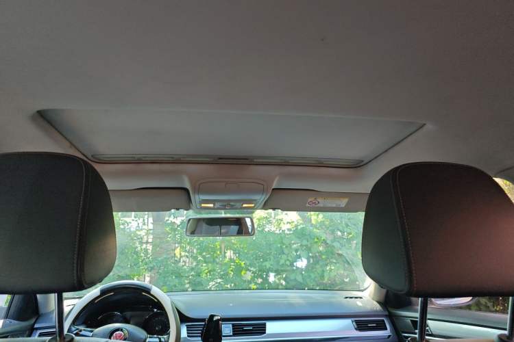 Used Volkswagen Bora 2016 1.6L Automatic Comfort Model Headliner