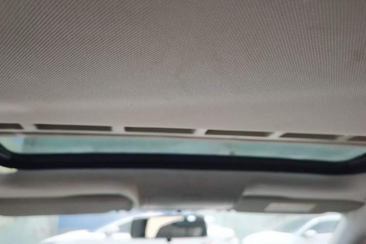 Used Volkswagen Bora 2016 1.6L Manual Comfort Model Headliner