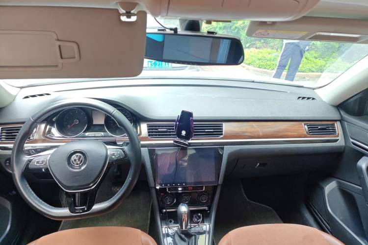 Used Volkswagen Bora 2016 1.6L Automatic Luxury Model Headliner