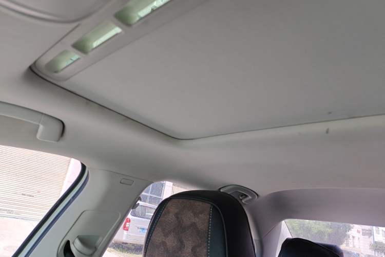 Used Volkswagen Bora 2016 1.6L Manual Comfort Model Headliner