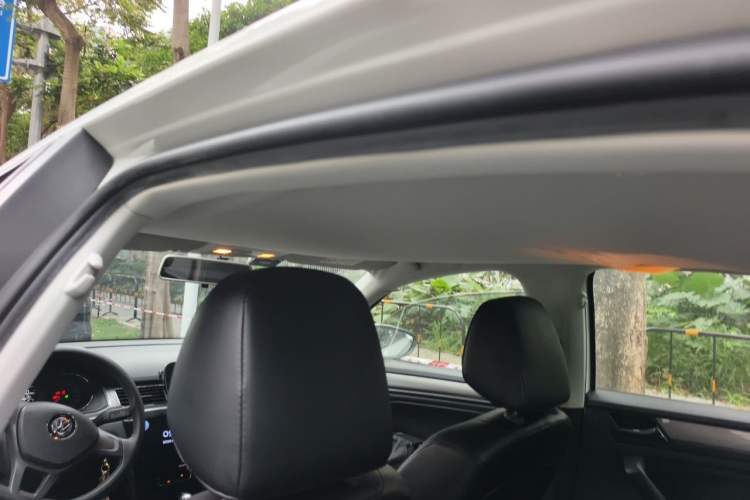 Used Volkswagen Bora 2016 1.6L Automatic Fashion Model Headliner