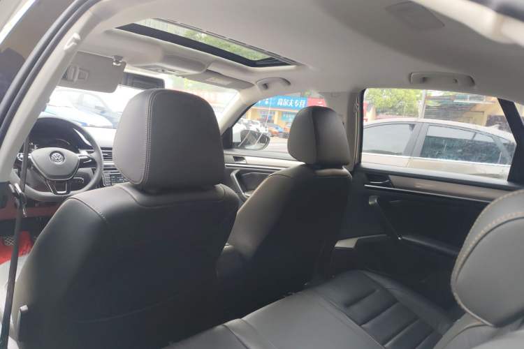 Used Volkswagen Bora 2016 230TSI Manual Comfort Version Headliner