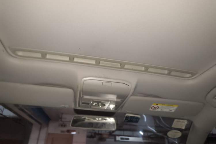 Used Volkswagen Bora 2016 1.6L Automatic Comfort Model Headliner