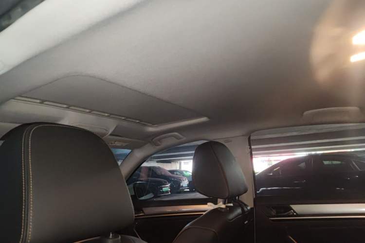 Used Volkswagen Bora 2016 1.6L Automatic Comfort Model Headliner