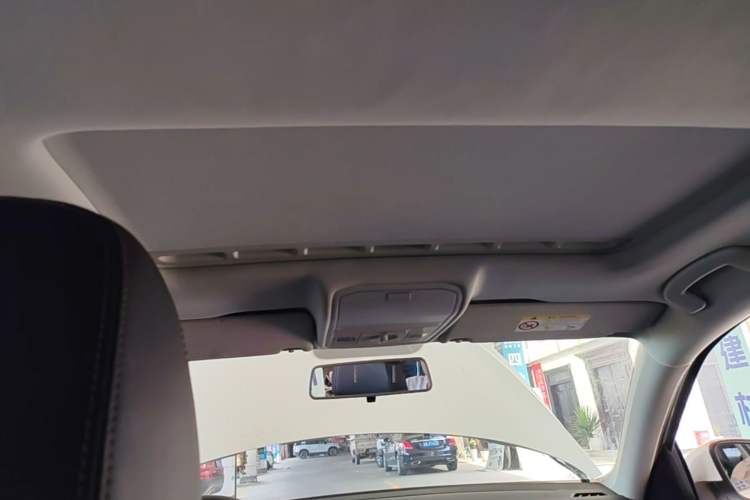 Used Volkswagen Bora 2016 1.6L Automatic Comfort Model Headliner