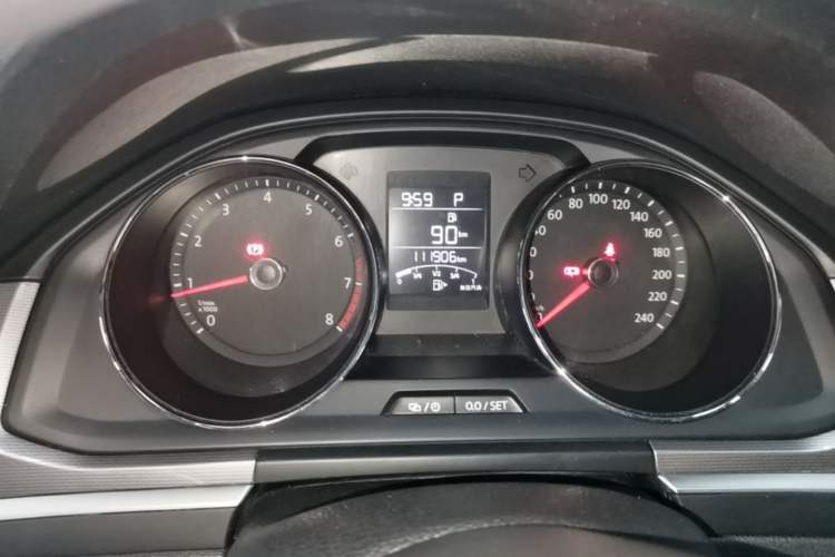 Used Volkswagen Bora 2016 1.6L Automatic Fashion Model Instrument Cluster