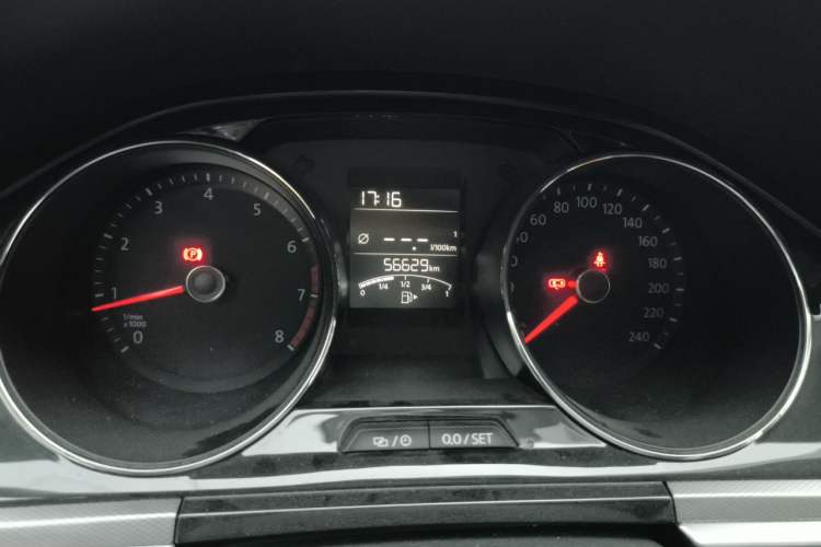 Used Volkswagen Bora 2016 1.6L Manual Comfort Model Instrument Cluster