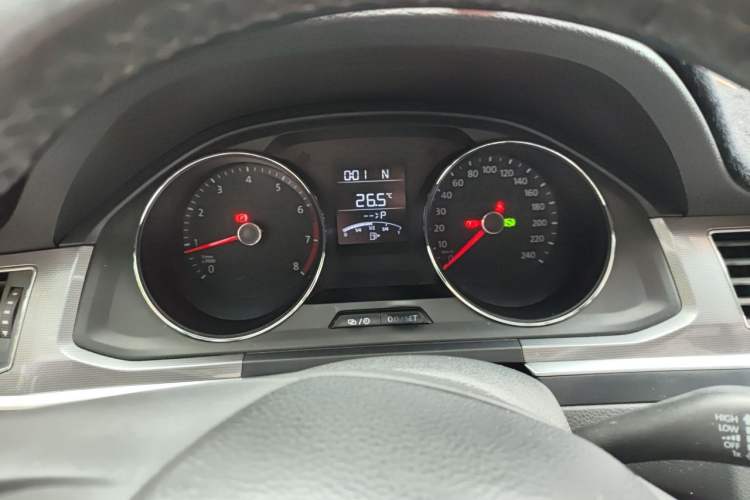 Used Volkswagen Bora 2016 1.6L Automatic Fashion Model Instrument Cluster