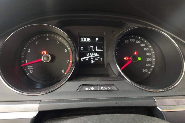Used Volkswagen Bora 2016 1.6L Automatic Fashion Model Instrument Cluster