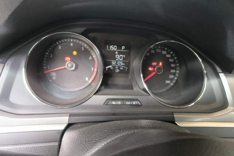 Used Volkswagen Bora 2016 1.6L Automatic Fashion Model Instrument Cluster