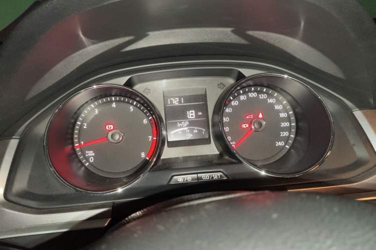 Used Volkswagen Bora 2016 1.6L Manual Fashion Edition Instrument Cluster