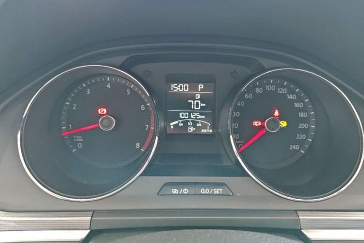Used Volkswagen Bora 2016 1.6L Automatic Fashion Model Instrument Cluster
