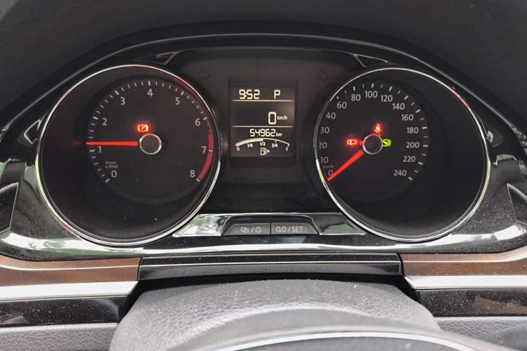 Used Volkswagen Bora 2016 1.6L Automatic Luxury Model Instrument Cluster