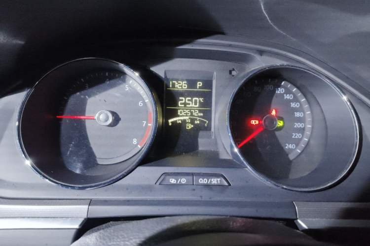Used Volkswagen Bora 2016 1.6L Automatic Fashion Model Instrument Cluster