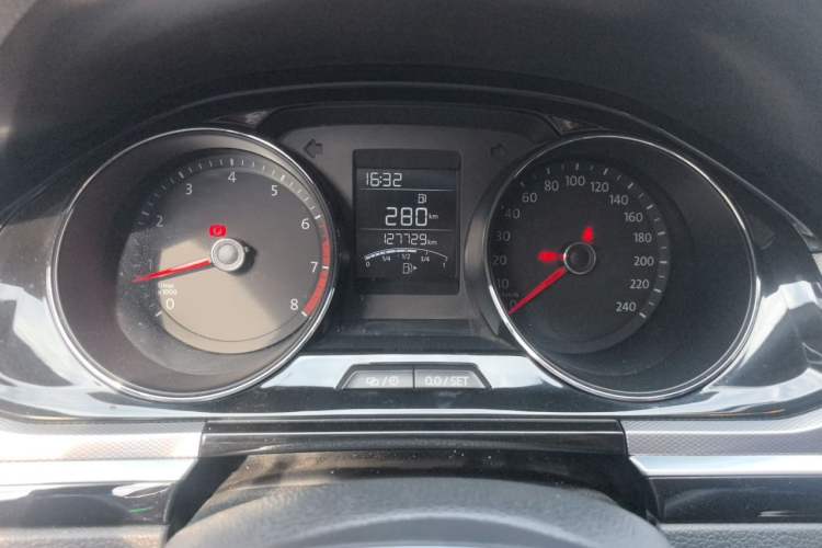 Used Volkswagen Bora 2016 1.6L Manual Comfort Model Instrument Cluster