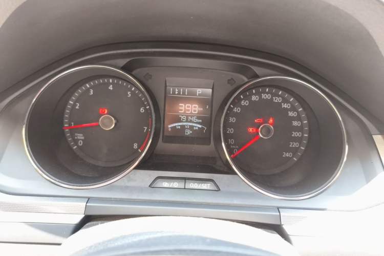 Used Volkswagen Bora 2016 1.6L Automatic Fashion Model Instrument Cluster
