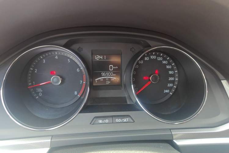 Used Volkswagen Bora 2016 1.6L Manual Fashion Edition Instrument Cluster