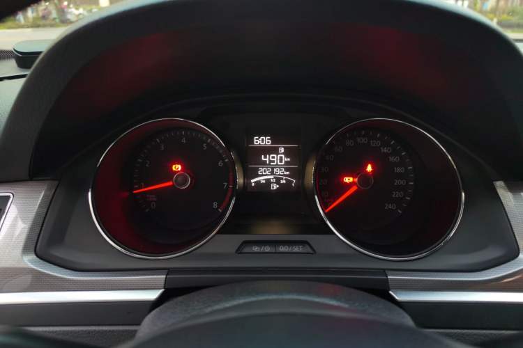 Used Volkswagen Bora 2016 1.6L Manual Fashion Edition Instrument Cluster