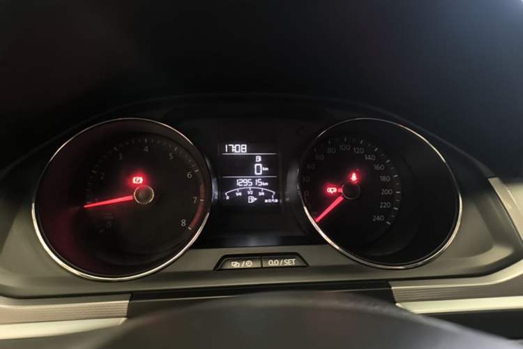 Used Volkswagen Bora 2016 1.6L Manual Fashion Edition Instrument Cluster