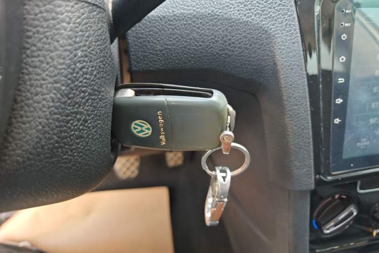 Used Volkswagen Bora 2016 1.6L Manual Comfort Model Interior 1