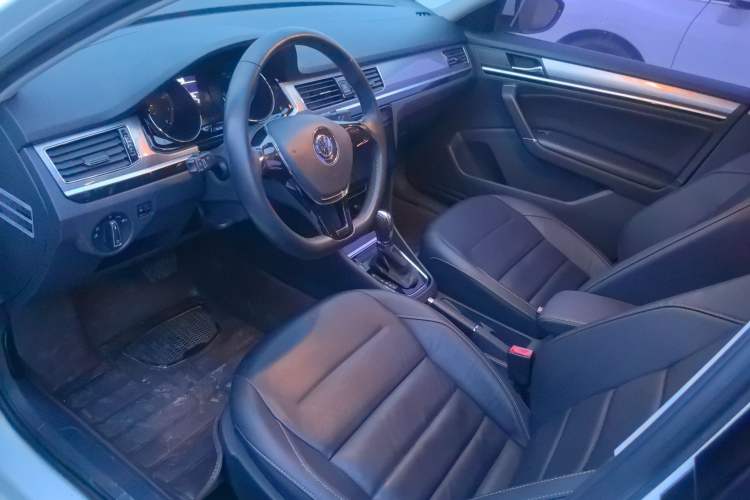 Used Volkswagen Bora 2016 1.6L Automatic Comfort Model Interior 1
