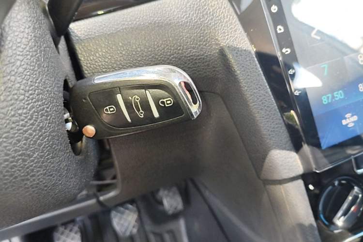 Used Volkswagen Bora 2016 1.6L Manual Comfort Model Interior 1