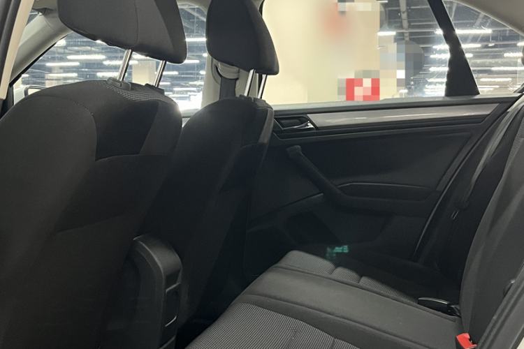 Used Volkswagen Bora 2016 1.6L Automatic Fashion Model Interior 2
