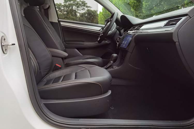 Used Volkswagen Bora 2016 1.6L Automatic Comfort Model Interior 2