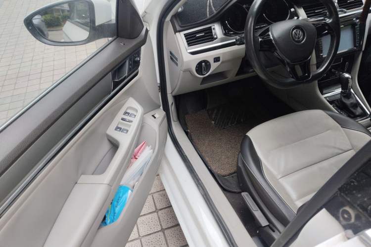 Used Volkswagen Bora 2016 1.6L Automatic Comfort Model Interior 3