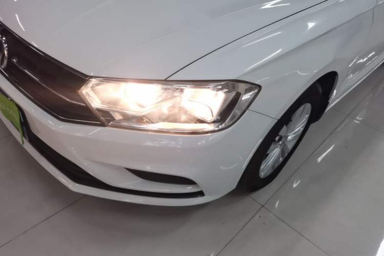Used Volkswagen Bora 2016 1.6L Automatic Fashion Model Left Front Headlight