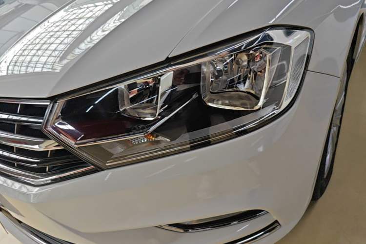 Used Volkswagen Bora 2016 1.6L Automatic Comfort Model Left Front Headlight