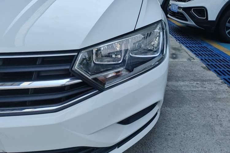 Used Volkswagen Bora 2016 1.6L Automatic Fashion Model Left Front Headlight